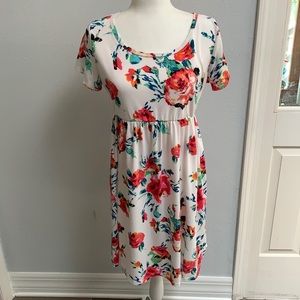 White Floral Maternity Dress Sz L